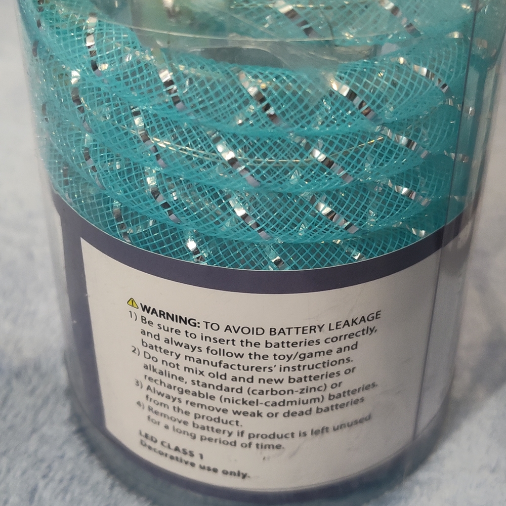 Room Essentials LED Mesh Rope Lights - Silver and White - Picture 5 of 7